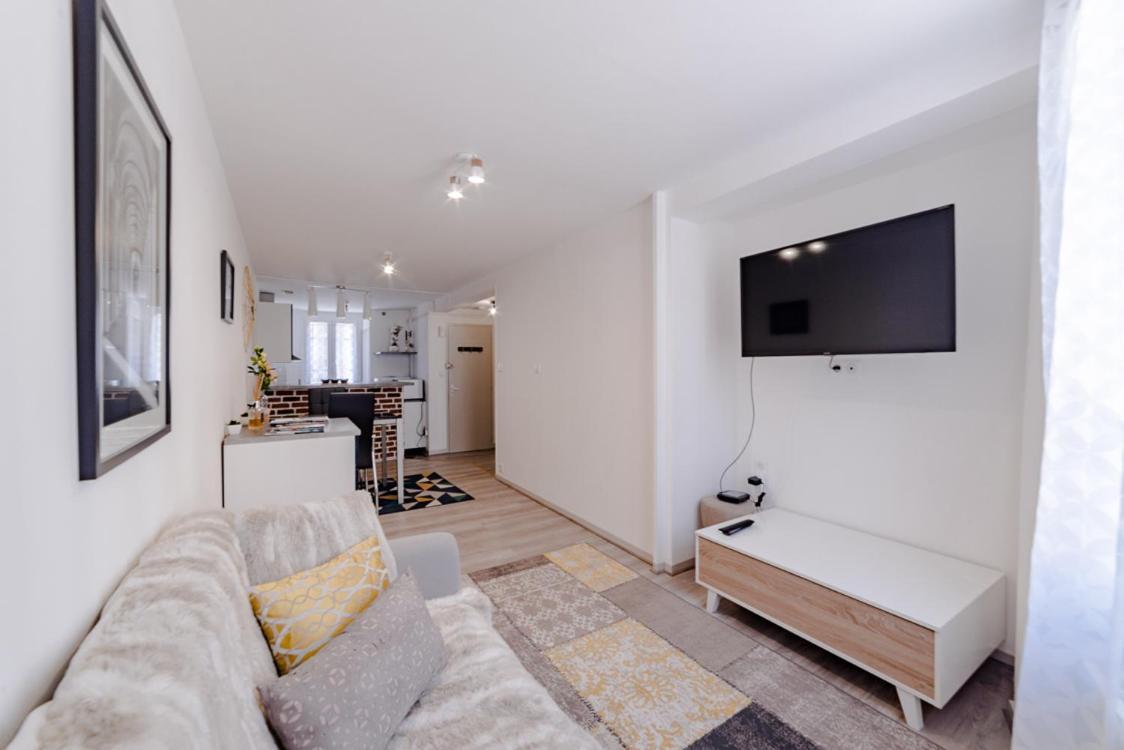 Bijoux Central Aparthotel Λιμόζ Εξωτερικό φωτογραφία